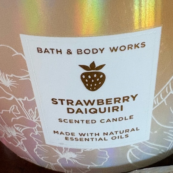 Bath & Body Works Strawberry Daiquiri Scented 3 Wick Candle 14.5oz New - Picture 5 of 6
